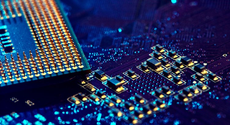 Apple Commits $30 Billion to Broadcom for U.S.-Made Chips and Wireless Technology
