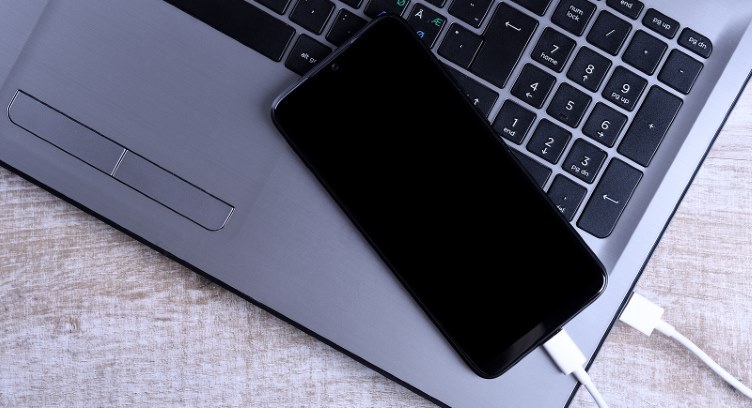 Apple Unveils iOS 26 With Apple Intelligence and Liquid Glass Design